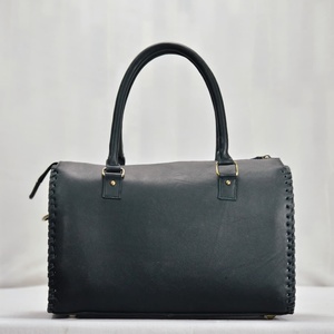 Bolsa de Viaje de Fin de Semana Tipo Duffel, 100% Cuero Genuino, Estilo Deportivo de Alta Calidad, Diseño Vintage con Grabado Floral, Bolso de Hombro - Product Image 3