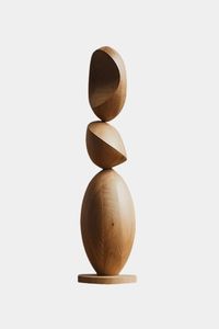 Sculpture de sol en bois abstraite moderne, artisanale, décor artistique personnalisé, ornement géométrique irrégulier pour hall d'hôtel et salon - Product Image 2