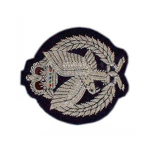 Écusson brodé personnalisé avec motif d'aigle et de couronne, badge circulaire à coudre pour application sur vêtement - Product Image 3