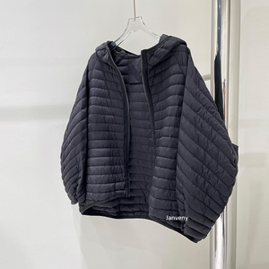 Chaqueta acolchada negra con capucha para mujer, abrigo con cremallera, ropa de abrigo cálida para invierno - Product Image 4