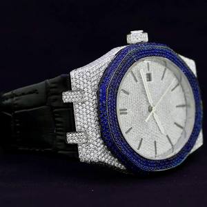 Anillo de Hombre de Alta Calidad en Oro Blanco con Diamantes Moissanite y Diamantes Cz de Color Azul, con Banda de Goma Negra, Joyería Fina Personalizada - Product Image 3