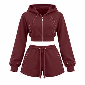 Ensemble sweat à capuche zippé en molleton bouclette personnalisé avec short court à fermeture éclair métallique et strass pour marques de mode féminine - Product Image 1