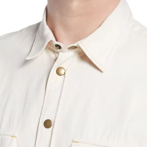 Camisa de Mezclilla Blanca Premium, Casual, Manga Larga, con Botones, de Algodón Twill, con Dos Bolsillos, Color Neutro, Lavado Transpirable - Product Image 3