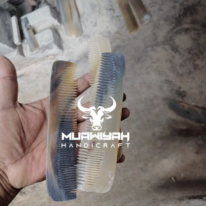 Peine de cuerno de buey MUAWIYAH HANDICRAFT de la mejor calidad, estilo romántico, regalo navideño, cuidado del cabello, regalo personalizado al precio más bajo - Product Image 4