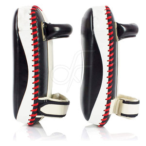 Almohadillas tailandesas premium con espuma de alta densidad y cubierta de cuero duradero para entrenamiento de artes marciales y práctica de boxeo. - Product Image 4