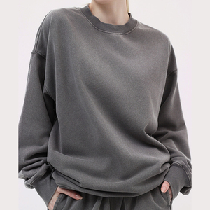 เสื้อสเวตเชิ้ตคอกลมโอเวอร์ไซส์พรีเมียมสำหรับทุกเพศ ผ้าฝ้ายฟลีซ 100% สำหรับฤดูหนาว สไตล์สตรีทแวร์ - Product Image 1