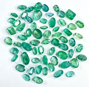 Esmeralda Zambiana 100% Natural de Alta Calidad, 6x4-6x8mm, Formas Variadas, 46.10 Quilates, Color Verde Medio, Gema Suelta para Joyería - Product Image 2