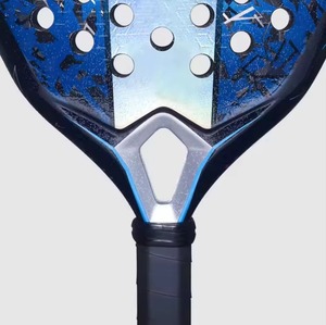 Raquettes de paddle en carbone personnalisées avec logo, faible MOQ, forme sur mesure, durables, légères, antidérapantes, professionnelles, pour entraînement sportif extérieur intermédiaire - Product Image 5