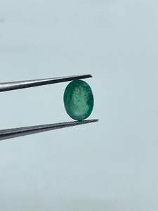 Piedra de Esmeralda Verde Natural de Zambia, Corte Ovalado, Alta Claridad, 0.78 Quilates, 5.20x7.20MM - Product Image 3