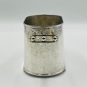 Cuba para Bebidas Ovalada de Metal Plateado Martillado con Patas de Bola, Asas Adornadas con Cuentas, Elegante Vajilla para Bodas y Fiestas - Product Image 3