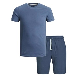 Ensemble deux pièces pour homme en molleton bouclé, t-shirt et short décontractés, avec détail de bord côtelé et étiquette personnalisée au col - Product Image 1