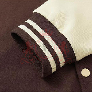 Oferta Especial: Chaqueta Letterman Color Crema Marrón, Tela Suave, Puños Acanalados, Estilo Clásico Informal - Product Image 5