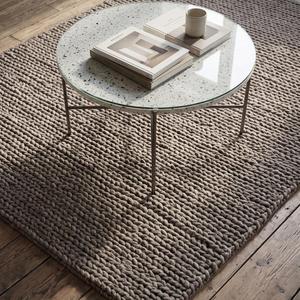 Tapis classique gris taupe uni en laine, tissé à la main avec un design texturé bouclé, décoration de sol rustique et naturelle pour salons - Product Image 4