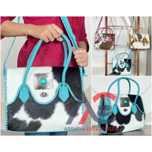 Sac fourre-tout de créateur en cuir véritable de vachette à poils, orné de conchos turquoise, pour femme, à porter à l'épaule ou en bandoulière, idéal pour un usage quotidien – Vente chaude - Product Image 1