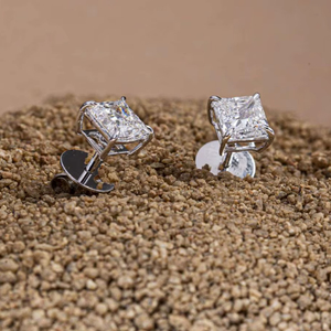 Boucles d'oreilles clous en diamant de laboratoire taille radiant plaqué or 18 carats, 2,07 carats, certifiées CVD IGI, cadeau de luxe pour femme, idéales pour les fêtes - Vente en gros - Product Image 3