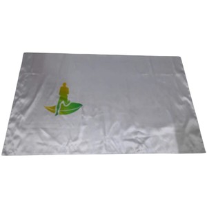 Drapeau rectangulaire en polyester imprimé sur mesure avec logo vert et jaune - Product Image 1