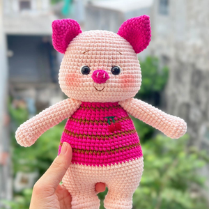 Poupée cochon en crochet faite à la main, jouet en peluche Amigurumi, cochon rose mignon, poupée tricotée, accessoires de mariage Animal Crossing, vente en gros OEM - Product Image 3