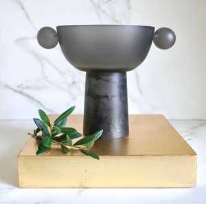 Bol de service brillant fait main avec base sur piédestal, bol vert sarcelle à motif tourbillonnant rose, centre de table moderne et luxueux - Product Image 6