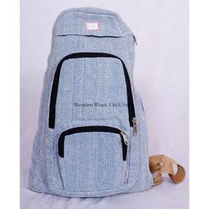 กระเป๋าเป้สะพายหลังขนาดเล็กทำมือ ทรงสามเหลี่ยม ทำจากป่านแท้ เป็นมิตรกับสิ่งแวดล้อม ทนทาน เหมาะสำหรับการเดินทางและใช้ในชีวิตประจำวัน บุด้วยผ้าฝ้าย ผลิตในอินเดีย - Product Image 3