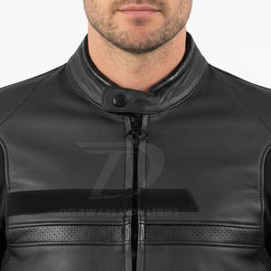 Blouson de moto touring pour homme avec plusieurs poches, protections et design ajusté et sécurisé - Product Image 6