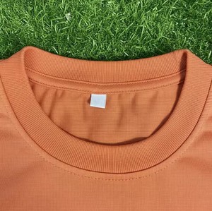 เสื้อยืดโอเวอร์ไซส์ทรงบ็อกซี่แบบครอปสำหรับผู้ชาย ผ้าคอตตอน 100% พิมพ์ลาย ล้างสีแบบแอซิดวอช - Product Image 3