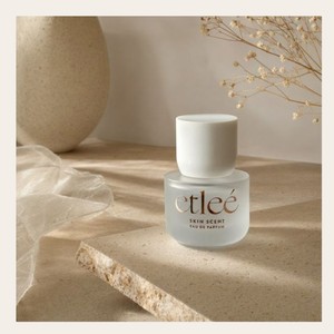 Frasco de perfume Eteulrie Korean K-Beauty ETLEE Eau de Parfum Vanilla Cashmere 30ml Hecho en Corea Spray - Product Image 1