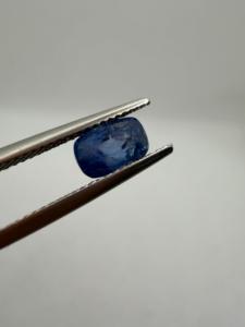 Zafiro azul natural, corte cojín largo, 1.90 quilates, piedra preciosa suelta de Zafiro de Ceilán, Sri Lanka, para la elaboración de joyería personalizada. - Product Image 5