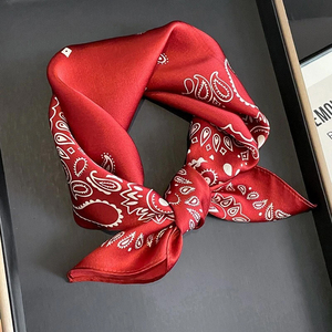 Écharpe en satin de soie pour femme, foulard, bandana, imprimé sur mesure motif cachemire rouge, doux, pour la tête - Product Image 2