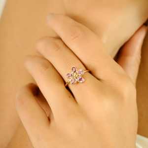 Bague en or jaune 14 carats pur, forme fleur de saphir rose, design élégant et personnalisé, vente en gros, bijoux empilables de qualité supérieure, fabricant - Product Image 2