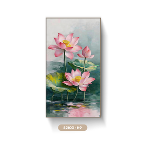 Peinture sur soie de fleurs de lotus peintes à la main de la marque HALO, style impressionnisme, décoration murale en provenance du Vietnam - Product Image 1