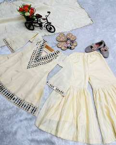 Conjunto Sharara de Seda para Bebés Niñas, Tendencia 2026, Ropa Étnica con Espejos, Gharara Acampanada y Dupatta, Traje Tradicional Indio para Bodas - Product Image 3