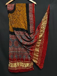 Dupatta bandhej en soie modal avec imprimé ajrakh exclusif, teinture naturelle, pallu en tissu épais, motif makdi, 2,5 mètres. - Product Image 4