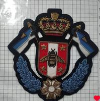 Badge 3D surélevé fait main de haute qualité, personnalisé, de luxe, brodé motif Couronne Abeille, en fil métallique, résistant à l'eau et écologique