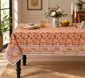 Nappe personnalisable Ridhi imprimée à la main, écologique, durable, lavable, motif floral pêche, bordure bordeaux moderne - Product Image 1