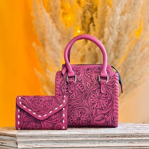 Sac bandoulière en cuir véritable Venus, motif floral fait main, style western, fermeture éclair, 45-55cm – Nouvelle collection très prisée - Product Image 2