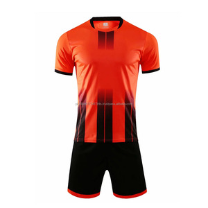 Conjuntos de camisetas de fútbol para adultos Conjuntos de fútbol Premium para jugadores Ropa deportiva personalizada Conjuntos de uniformes de fútbol sublimados - Product Image 3