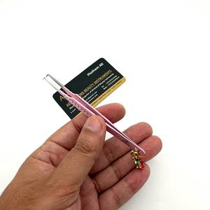 แหนบปลายแหลม 90 องศา สีชมพูอ่อน พร้อมจี้เชอร์รี่ สแตนเลสสตีล สำหรับต่อขนตา รับทำโลโก้ - Product Image 6