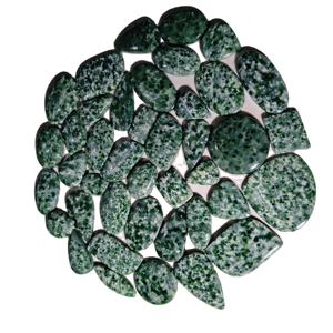 พลอยแจสเปอร์จุดเขียวธรรมชาติทรงหลังเบี้ย ขนาด 20-45 มม. สำหรับทำเครื่องประดับ บำบัดเรกิ ช่วยปรับสมดุลจักระ - Product Image 4
