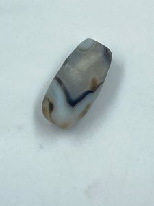 Ágata Natural de Forma Cilíndrica, Piedra Preciosa para Joyería Fina, Color Negro Estampado, 27.00 Quilates, Proveedor de la India, R.K. GEMS JEWELLERY - Product Image 2