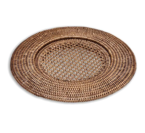 Assiette de présentation en rotin rose avec bordure dorée pour occasions spéciales, forme de fleur - Product Image 3