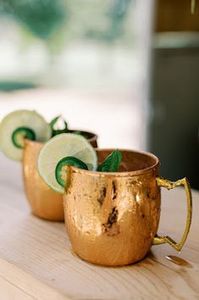 Juego de tazas de cobre martillado para bebidas inspiradas en la mitología, tazas de metal con acabado martillado, duraderas y reutilizables. - Product Image 2