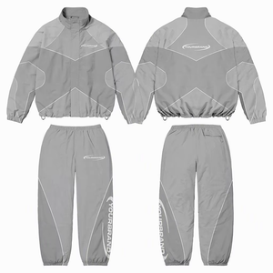 Conjunto de chándal personalizado de fabricante: Chaqueta cortavientos con cremallera, pantalones jogger, pantalones cargo cortavientos de nailon y pantalones de chándal. - Product Image 2