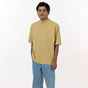 Camiseta 100% algodón para hombre, corte holgado, estampada, de alta calidad, 240 GSM, hombros caídos, cuello simulado, estilo oversized. - Product Image 2