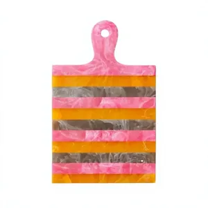 Tabla de cortar rectangular de resina con rayas retro, diseño de mango rosa, naranja y gris, para platos y vajilla - Product Image 1