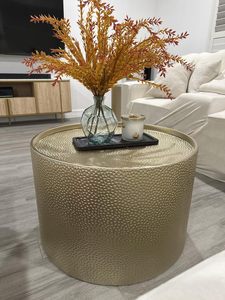 Mesa de Centro Redonda Moderna con Superficie de Metal Texturizado, Mueble de Alta Calidad para Sala de Estar, Uso Doméstico - Product Image 4