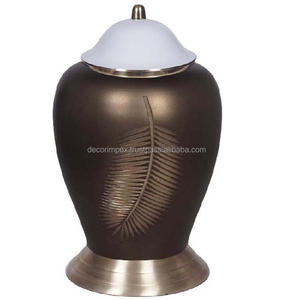 Urne funéraire en métal artisanale de qualité exportée pour les cendres humaines Urne funéraire décorative en métal pour adultes - Product Image 3