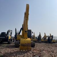Excavatrice hydraulique sur chenilles KOMATSU PC240 de 24 tonnes, très demandée, faible nombre d'heures, bon état, peinture d'origine, occasion, en stock