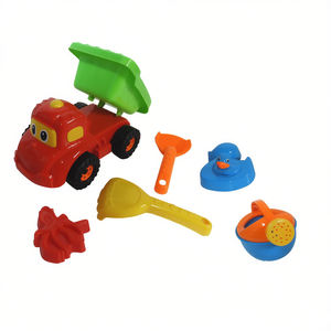 Giocattoli da spiaggia Red Truck con 6 accessori 16.5x30x19 per bambini, per giocare sulla sabbia - Product Image 2