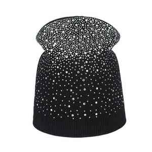 Bonnet en tricot de luxe orné de strass, style mode, avec cristaux scintillants, chaud pour l'hiver, coupe souple, pour femmes et filles, vente en gros, rouge - Product Image 2