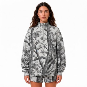 Ensemble de survêtement décontracté respirant en polaire camouflage rose et gris avec haut à col montant zippé et short, coupe ample toutes saisons - Product Image 6
